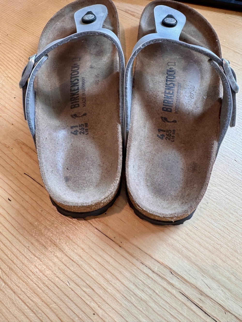 Birkenstock Gizeh Sandals Silver Single Strap Cork Footbed Women 10 EU 41 Narrow - Picture 7 of 13